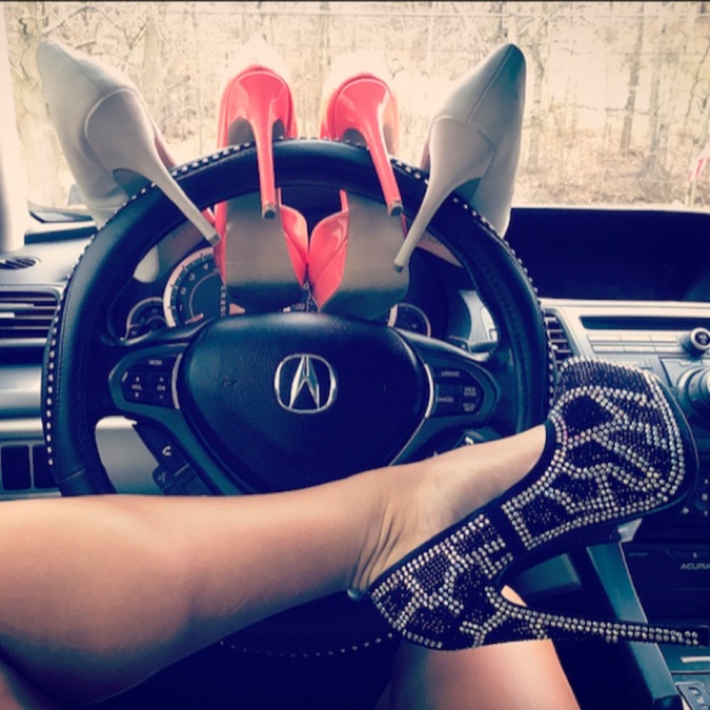 Steering wheel cover